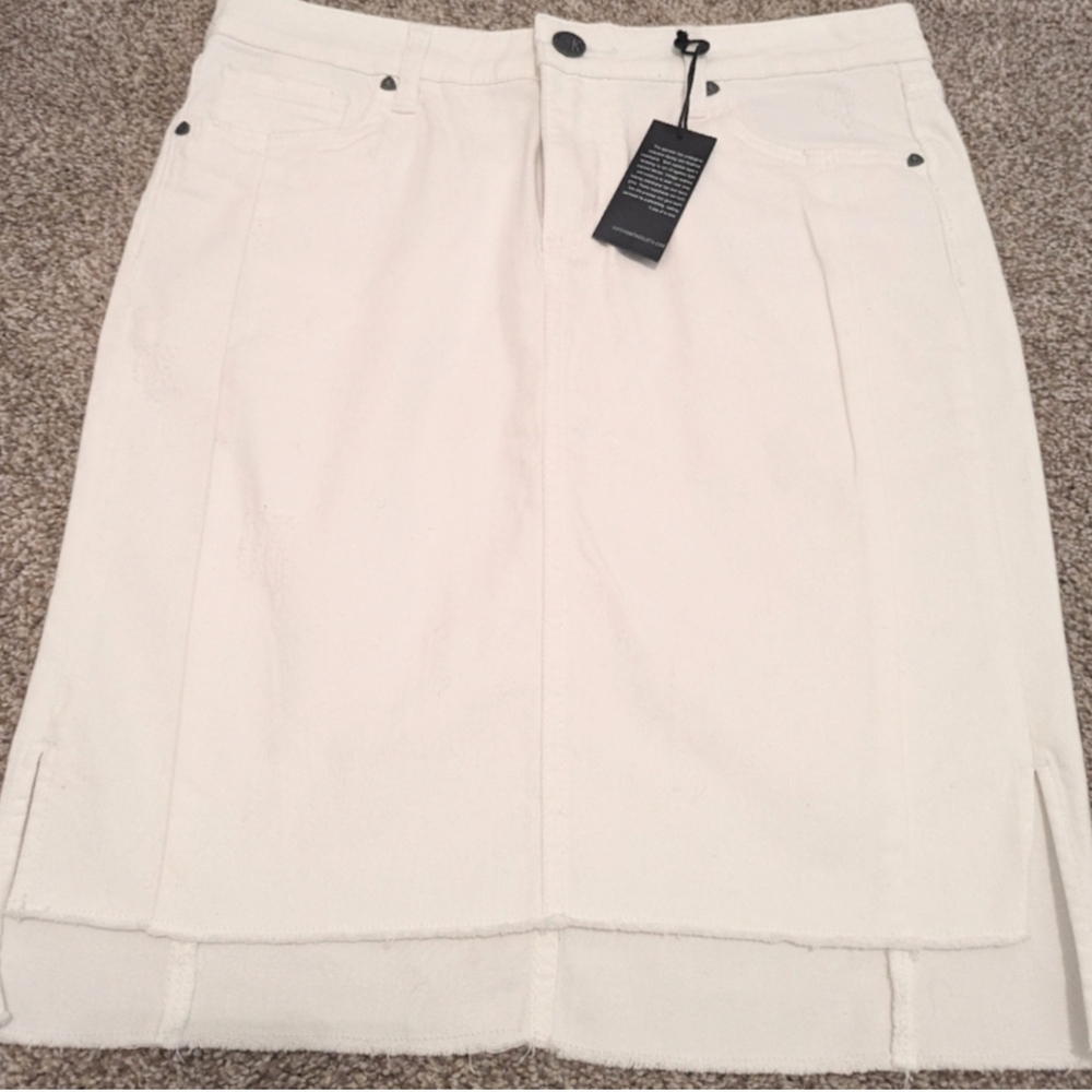 Kut From The Kloth White Denim Skirt NWT Size 6